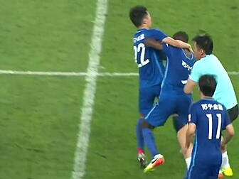 WATCH: Ramires loses control a...